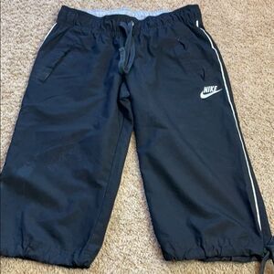 Nike Sportswear Knee length work out pants. Black